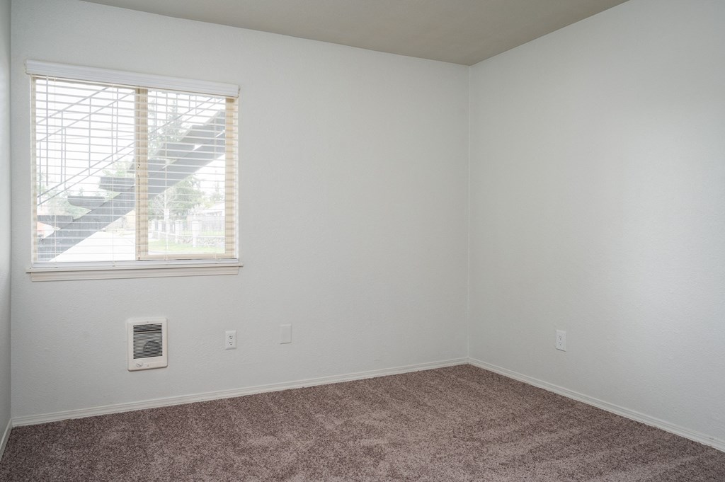 Carpeting In Bedrooms at Kentwood Apartments, Washington
