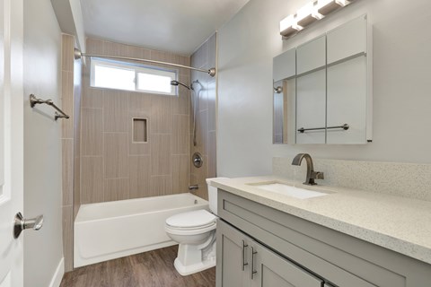Bathroom With Bathtub at Federal Apartments, Los Angeles, 90025