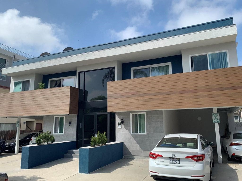 Property Front With Parking at Federal Apartments, Los Angeles