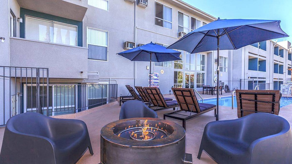 Spacious, Landscaped Patio and Private Courtyard at Oxnard Plaza, North Hollywood, 91606