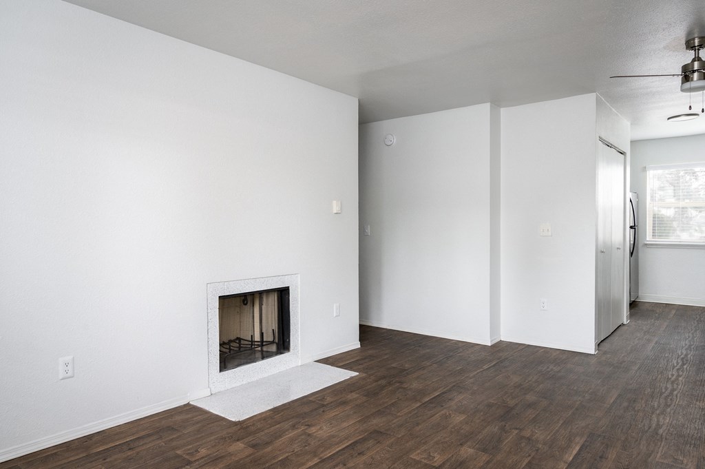 Living area with fireplace at Kentwood Apartments, Kent, WA, Washington , 98031