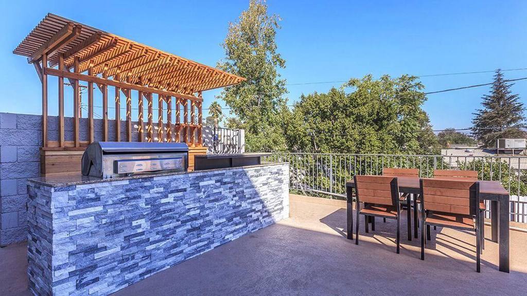 Outdoor Grill With Intimate Seating Area at Oxnard Plaza, North Hollywood, CA, 91606