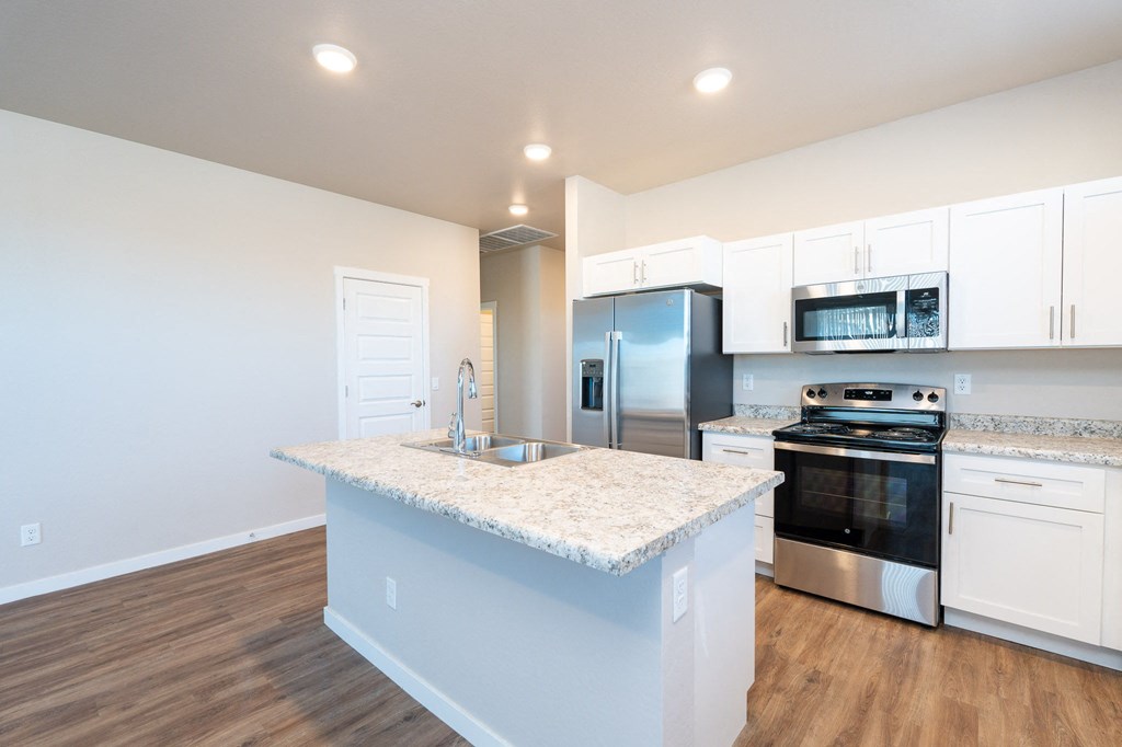 Spacious 3, 4, & 5 Bedroom Homes for rent.  Buckeye, Arizona.  Reserve at Westpark