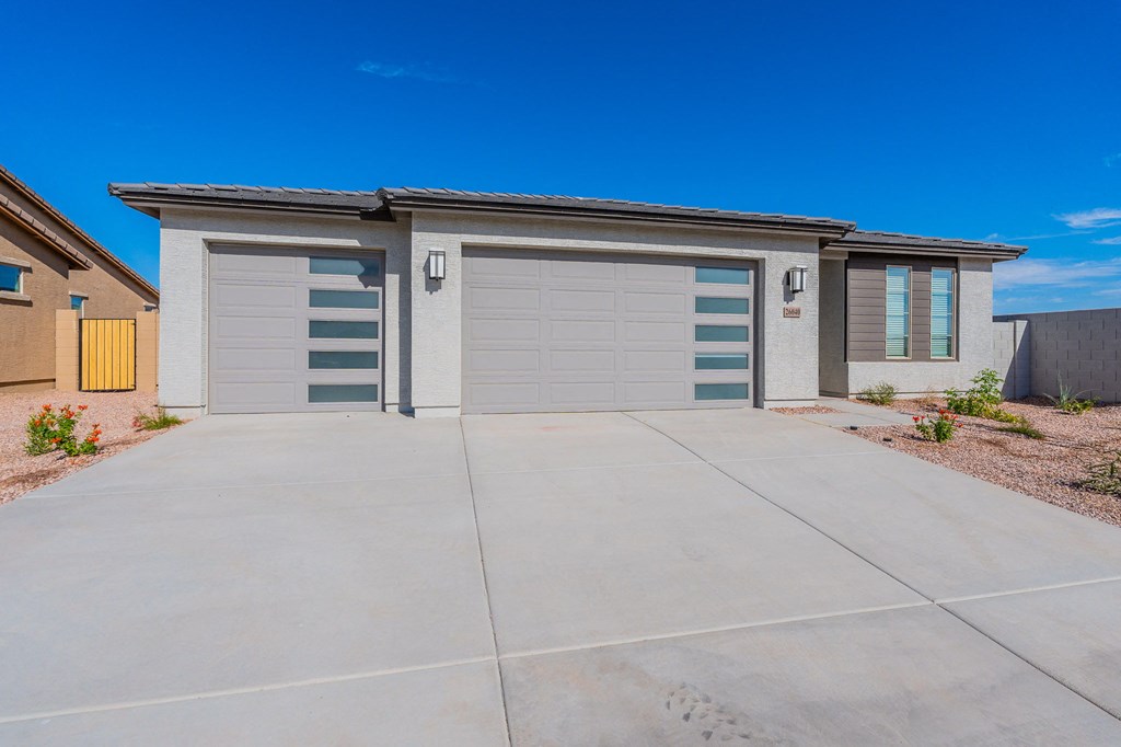 Spacious 3, 4, & 5 Bedroom Homes for rent.  Buckeye, Arizona.  Reserve at Westpark