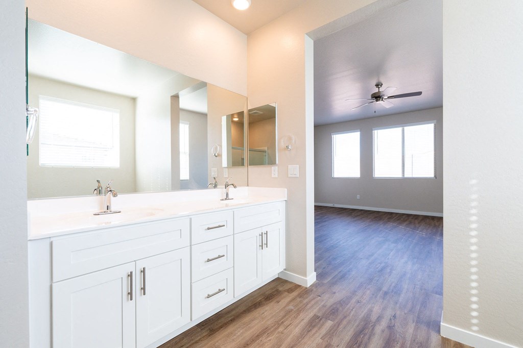 Spacious 3, 4, & 5 Bedroom Homes for rent.  Buckeye, Arizona.  Reserve at Westpark