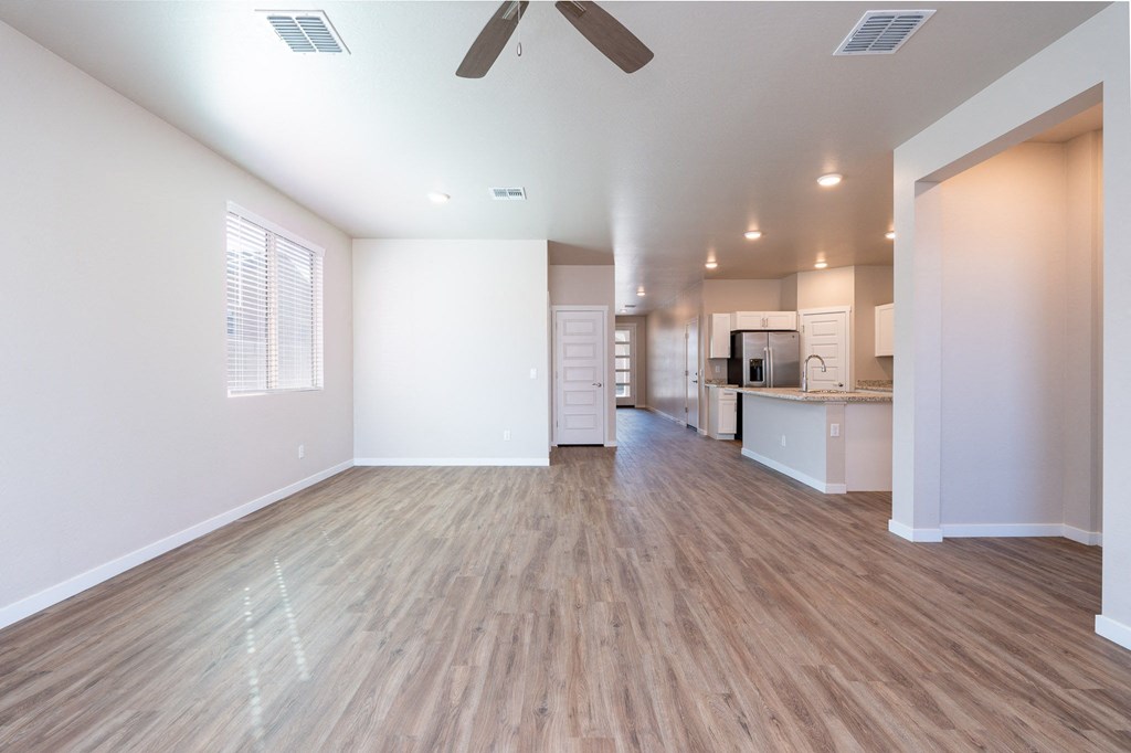 Spacious 3, 4, & 5 Bedroom Homes for rent.  Buckeye, Arizona.  Reserve at Westpark