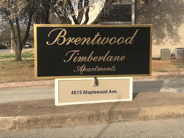 a sign that is sitting on the side of the road