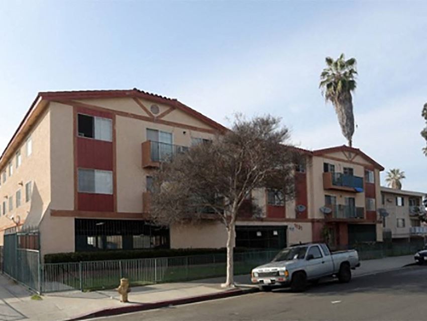 1131 Elden Ave 1-3 Beds Apartment for Rent - Photo Gallery