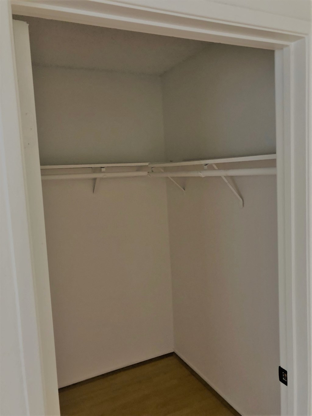 the closet in the 2nd bedroom is empty