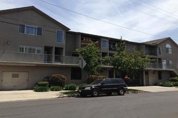 15059 Burbank Blvd. 1-2 Beds Apartment for Rent - Photo Gallery 2