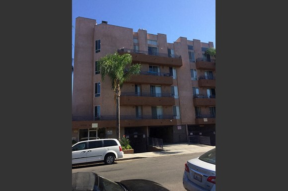 6510 La Mirada Ave Rentals Los Angeles Ca Rentcafe