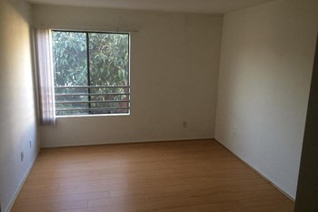 5453/5455 Lemon Grove Ave. 2 Beds Apartment for Rent - Photo Gallery 6