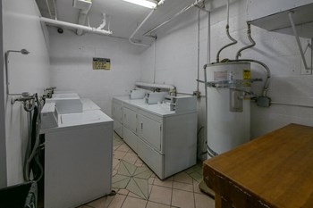 21320 Parthenia St 1-2 Beds Apartment for Rent - Photo Gallery 7