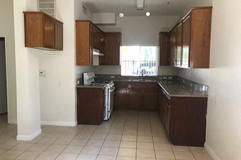 15164 Roscoe Blvd 1-2 Beds Apartment for Rent - Photo Gallery 4