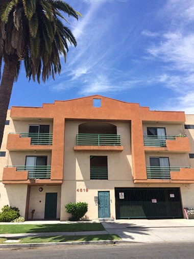 4619 Rosewood Ave. 2-3 Beds Apartment for Rent