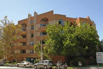 1791 N. Sycamore Ave. Studio-2 Beds Apartment for Rent - Photo Gallery 2