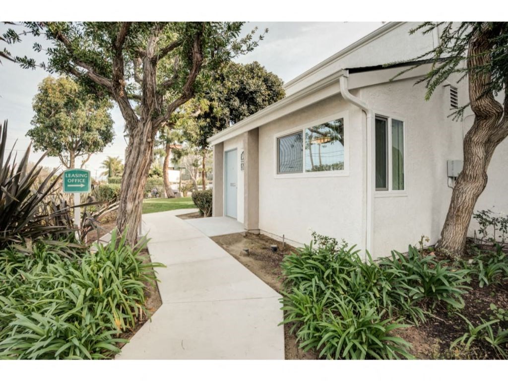 Magnificent Courtyard at Costa Mesa Family Village, California