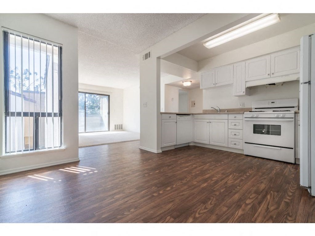 Wood Floor Dining Room at Costa Mesa Family Village, Costa Mesa, CA, 92627