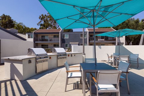 Community Grill Stations at Beverly Plaza Apartments, California, 90815