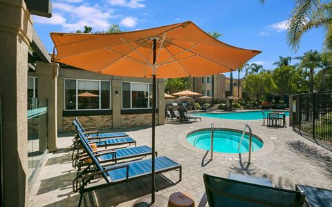 Swimming pool and spa at Arroyo Villa Apartments, Thousand Oaks, 91320
