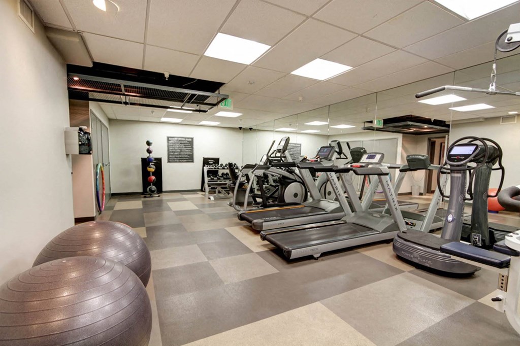 Fitness Center at 1022 Tiverton, Los Angeles, CA, 90024
