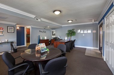1240 E. San Antonio Drive 1-2 Beds Apartment for Rent - Photo Gallery 4