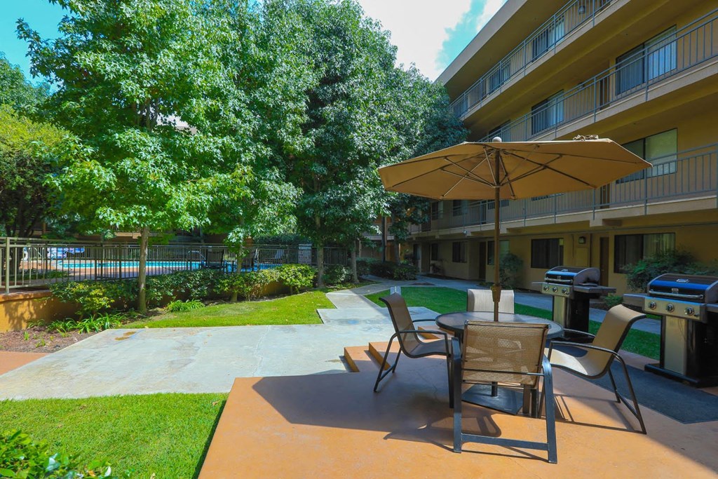 Outdoor Seating at Bixby Knolls, Long Beach, California