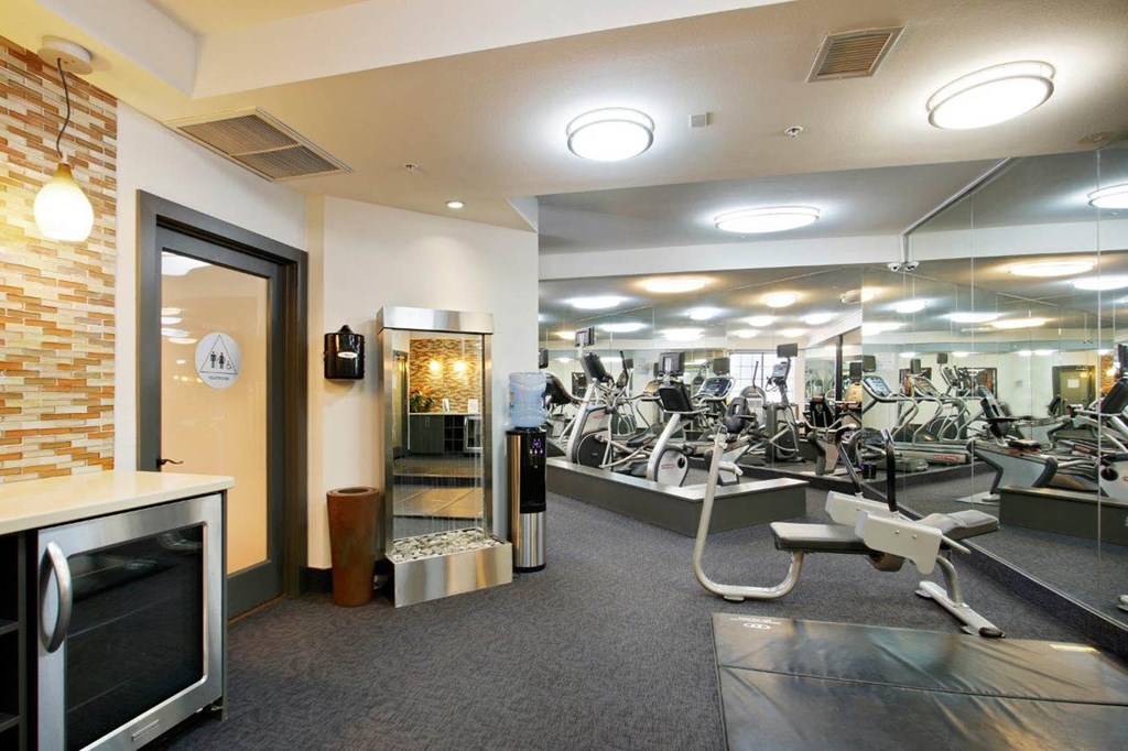 Fitness center at Burton, Los Angeles, 90048