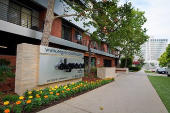 1030 Tiverton Avenue Studio Apartment, Student for Rent - Photo Gallery 3