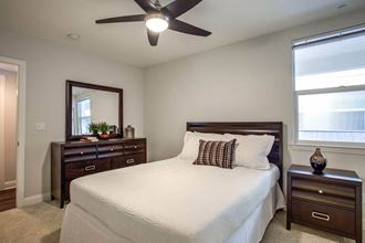 10407 Magnolia Blvd 2-3 Beds Apartment for Rent - Photo Gallery 3