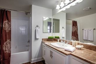 10407 Magnolia Blvd 2 Beds Apartment for Rent - Photo Gallery 2