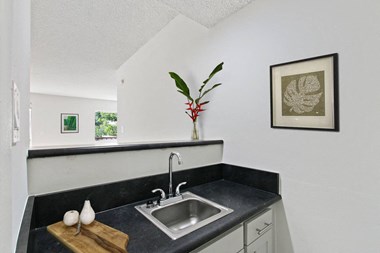 6000 Buckingham Parkway Studio-3 Beds Apartment for Rent - Photo Gallery 5