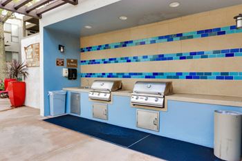 BBQ counter at Meridian Apartments, Los Angeles, 90066