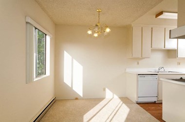 521 E Palm Ave 1 Bed Apartment for Rent - Photo Gallery 1