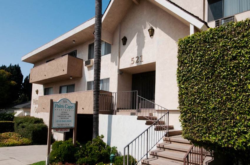 Exterior at Palm Capri Apartments, California, 91501 - Photo Gallery 1