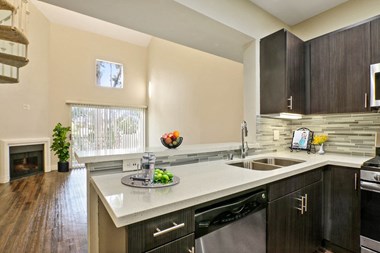 7077 Alvern St 1-2 Beds Apartment for Rent - Photo Gallery 5