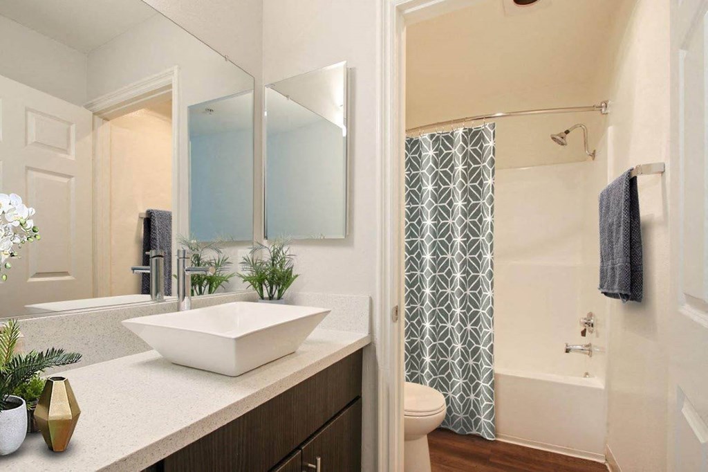 Bathroom With Bathtub at The Plaza Apartments, Los Angeles