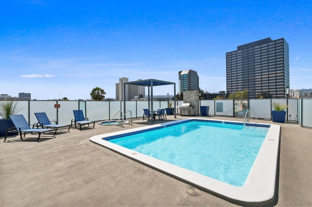Pool View at Rochester Apartments, Los Angeles, CA