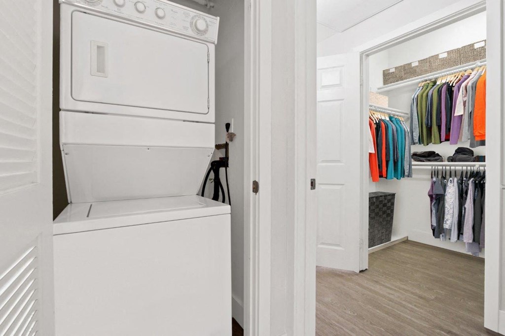 In Home Full Size Washer And Dryer at Toluca Court, California, 91602