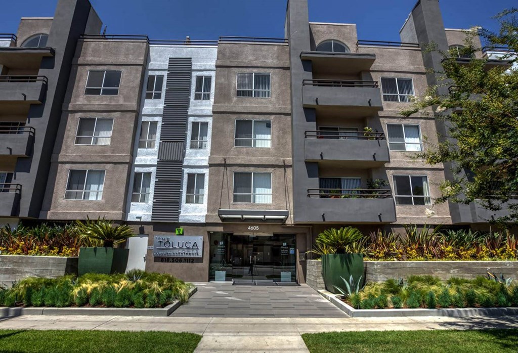 Elegant Exterior View at Toluca Lofts, California, 91602