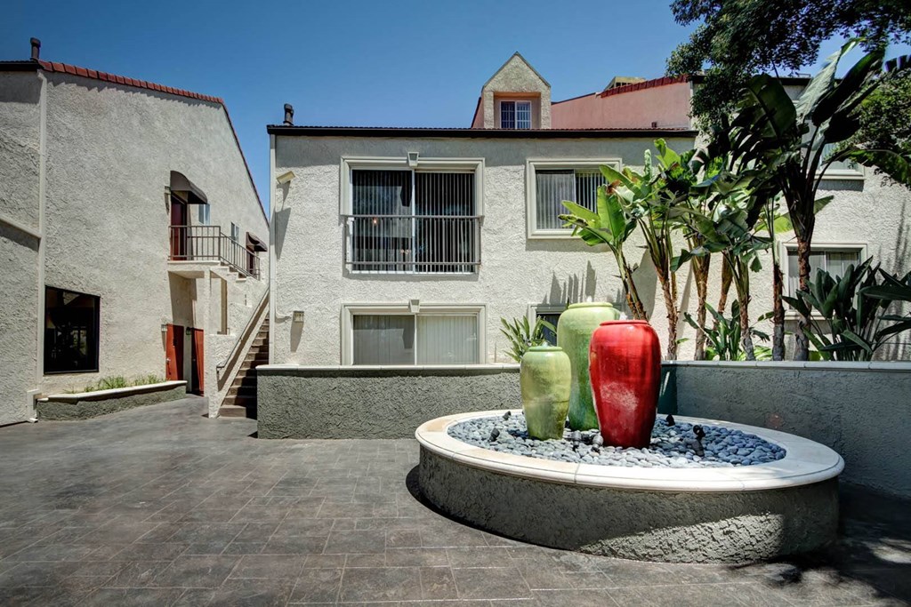 Exterior View at Town Center Apartments, Burbank, CA