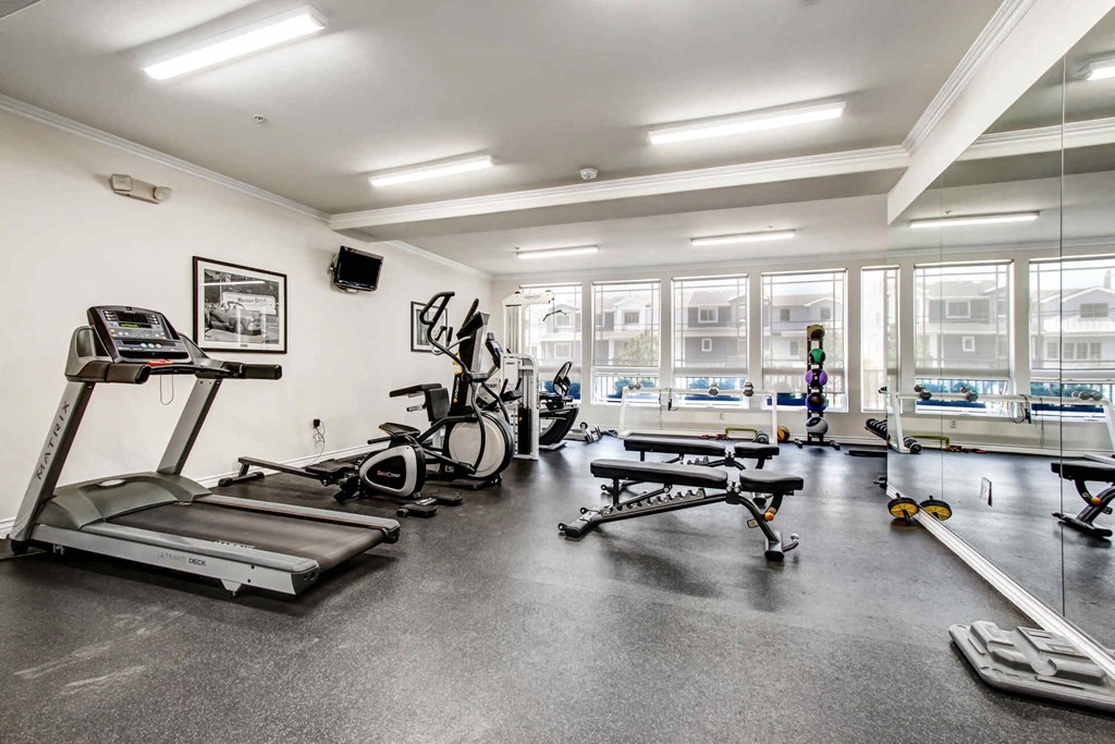 additional photo for property listing at chic digs with room to stretch out in the village 22 car at Toluca Court, Toluca Lake, California