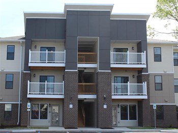 411 S Gladstone Ave 1-3 Beds Apartment, Affordable for Rent - Photo Gallery 3