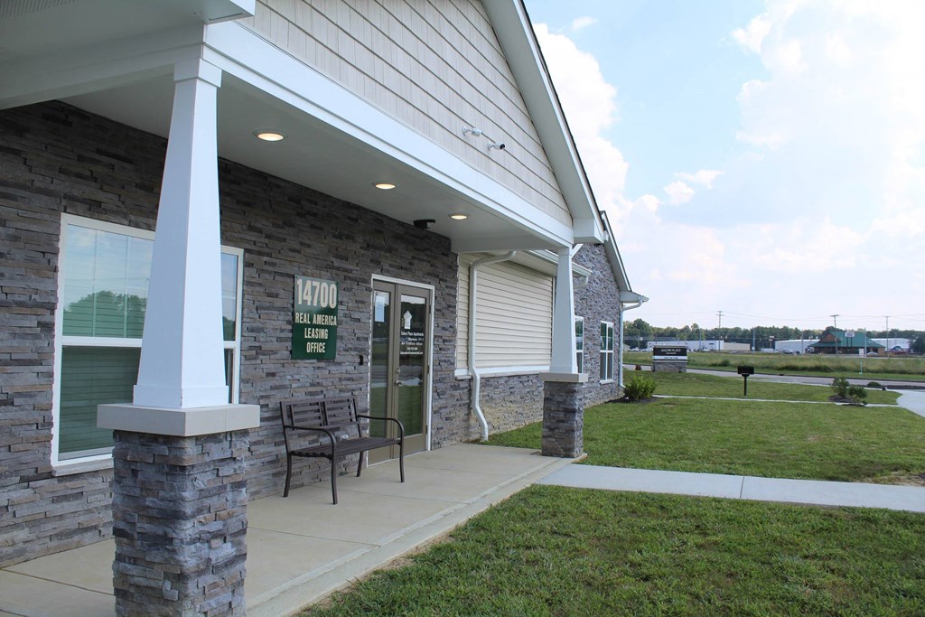 Entrance Porch at Salem Place Apartments, Daleville