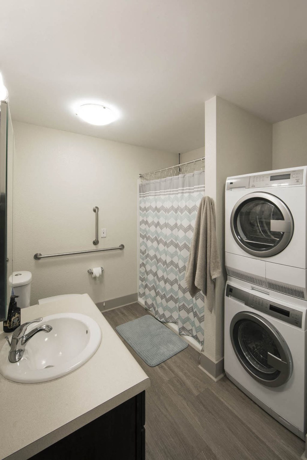 Washer Dryer at Lake Park Market Apartments, Hobart, IN