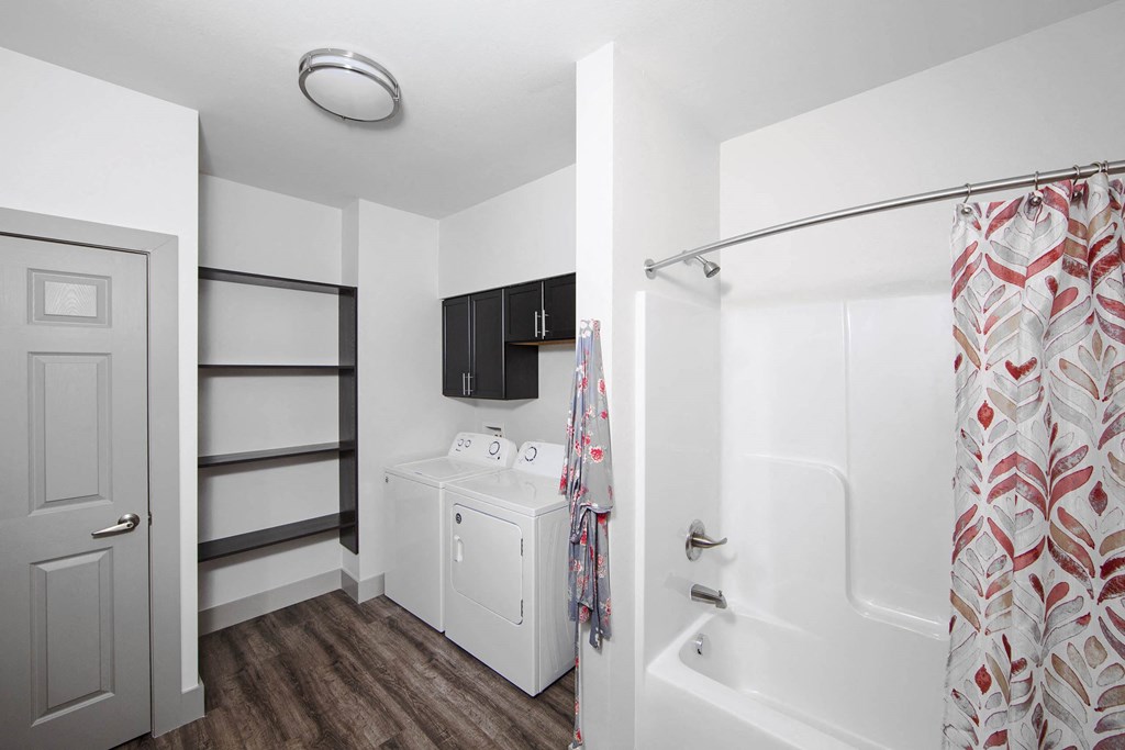 Bathroom With Bathtub at Ritchey Reserve, Fishers, 46038