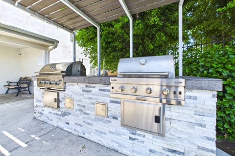 15210 Sherman Way Studio-2 Beds Apartment for Rent