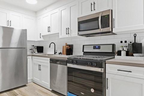 1915 Ocean Way 1-2 Beds Apartment for Rent