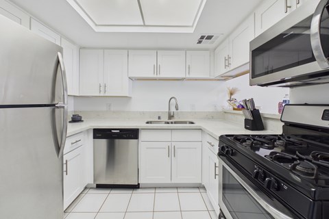 1936 Manning 2-3 Beds Apartment for Rent