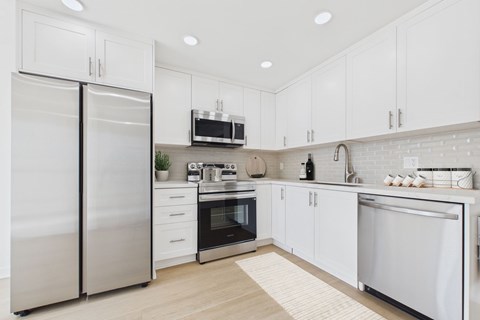 3967 Beverly Blvd. 2 Beds Apartment for Rent